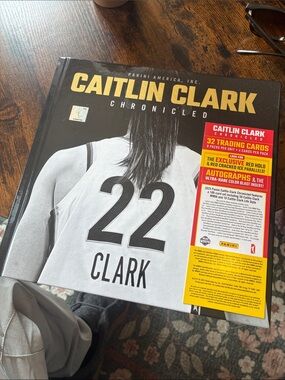 Panini Caitlin Clark Chronicled Box - Black, White & Yellow